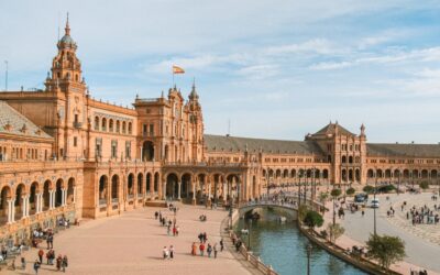 Sevilla quiere cobrar entrada a los turistas en la Plaza de España